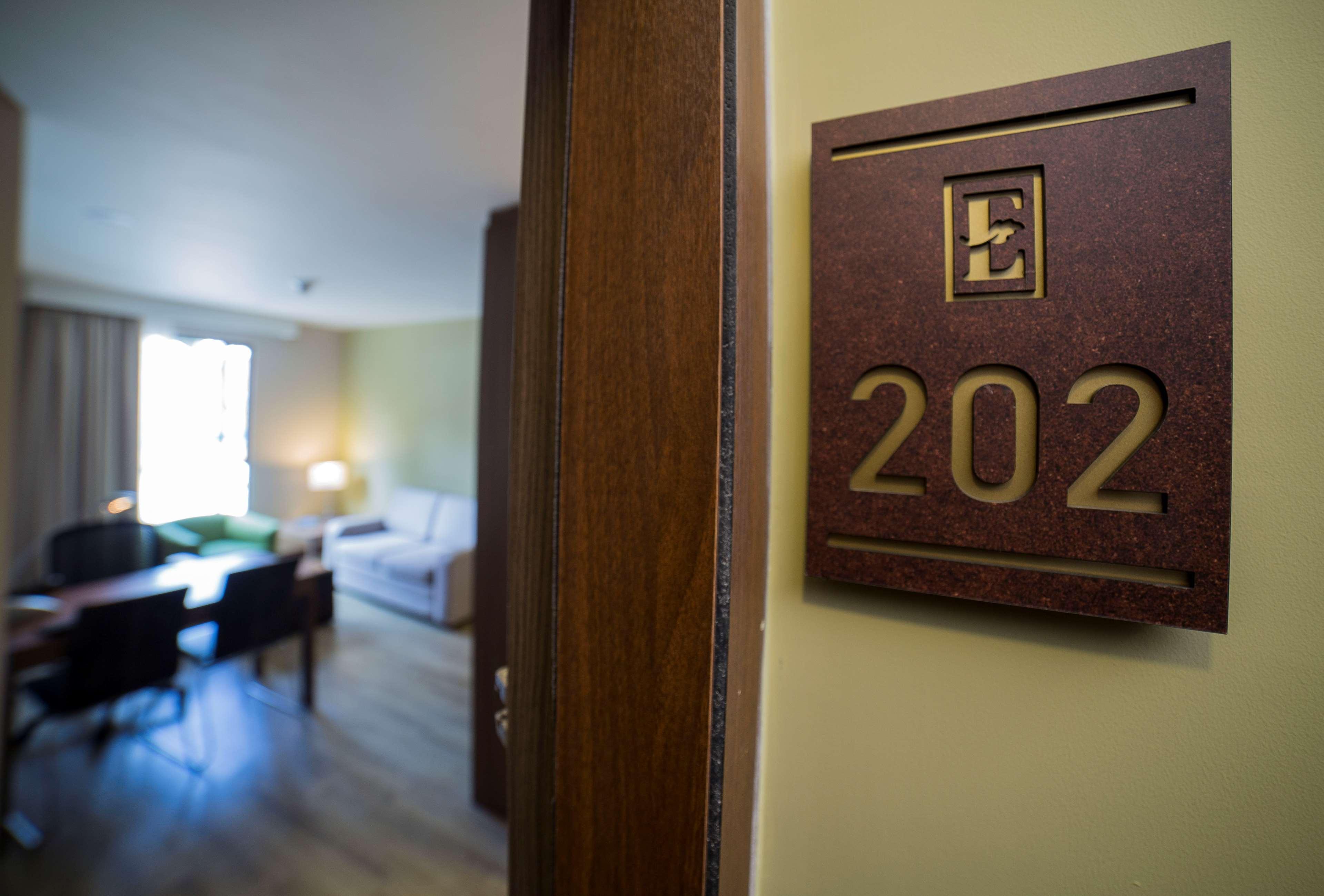 Embassy Suites By Hilton Bogota - Rosales Luaran gambar A room at the hotel