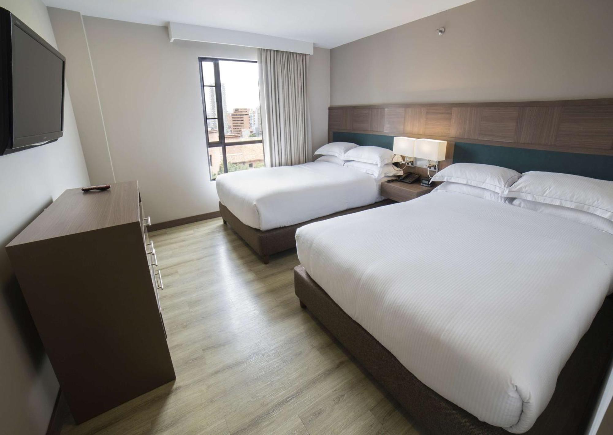 Embassy Suites By Hilton Bogota - Rosales Luaran gambar A typical room at the Hilton Garden Inn