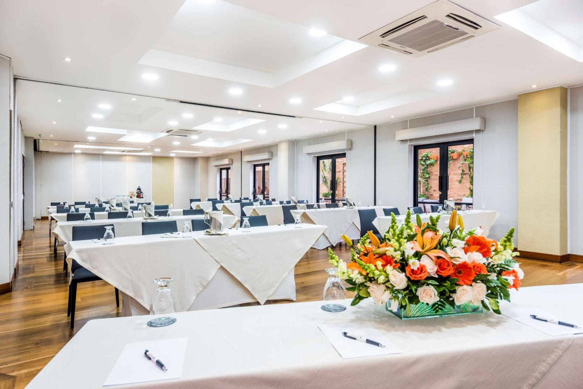 Embassy Suites By Hilton Bogota - Rosales Luaran gambar Meeting room