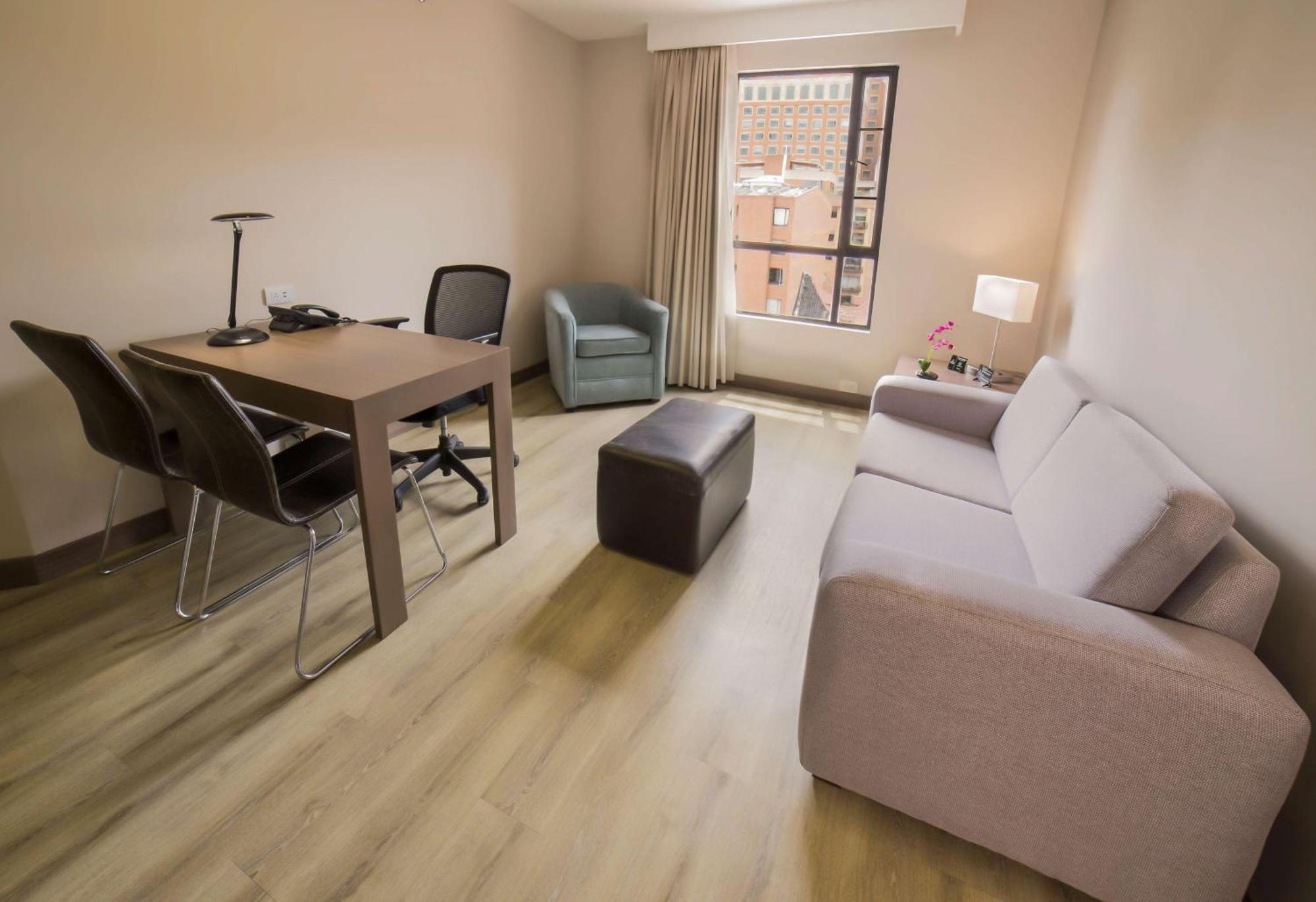 Embassy Suites By Hilton Bogota - Rosales Luaran gambar A typical apartment at the residence halls