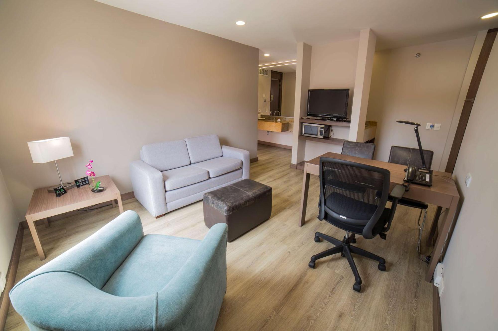 Embassy Suites By Hilton Bogota - Rosales Luaran gambar A typical room at the hotel