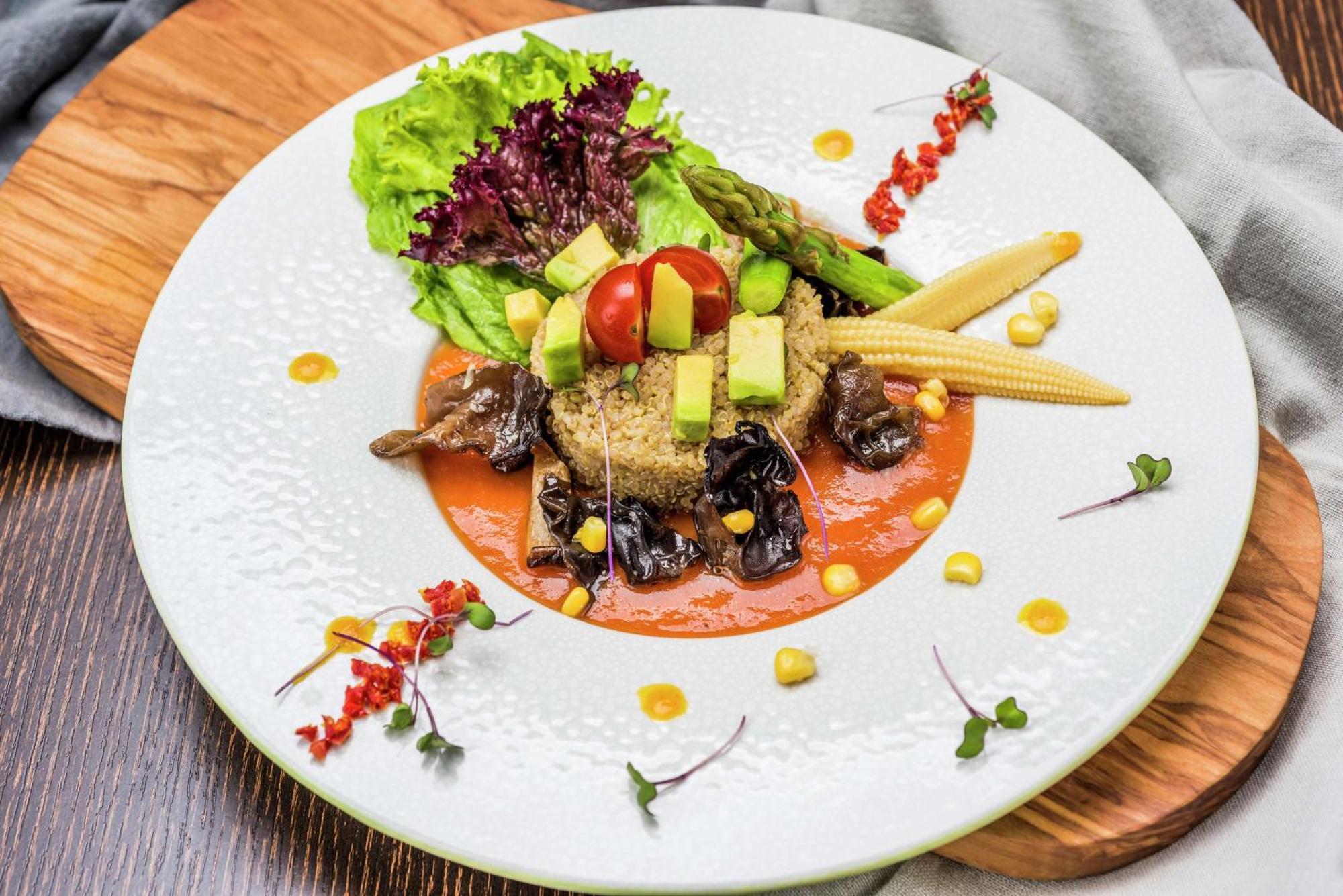 Embassy Suites By Hilton Bogota - Rosales Luaran gambar Quinoa salad