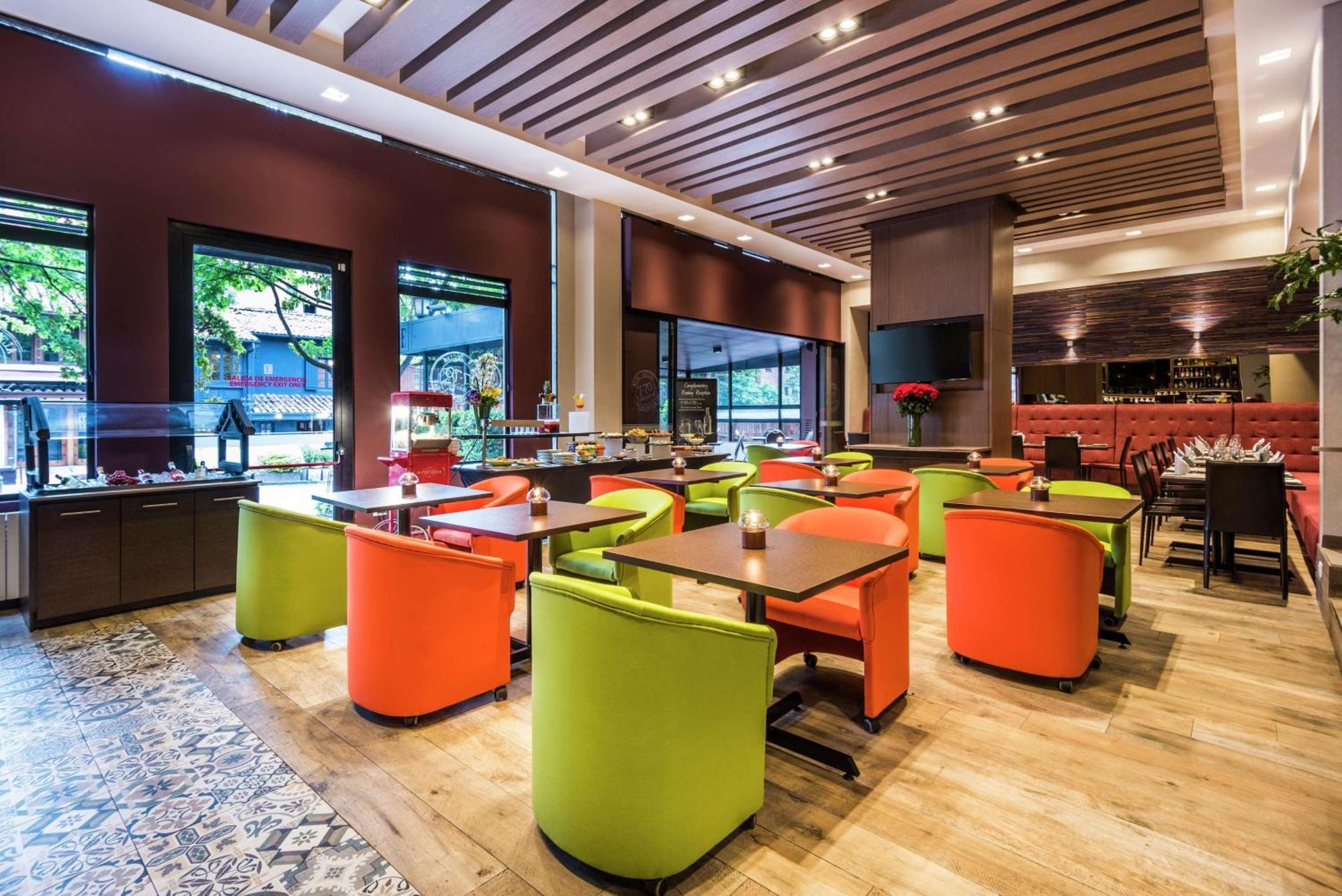 Embassy Suites By Hilton Bogota - Rosales Luaran gambar The interior of a restaurant